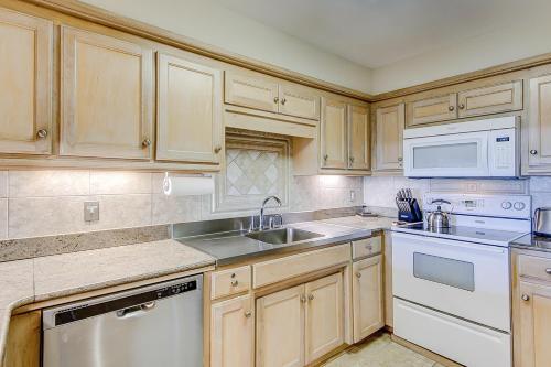 1b Seagrove Villa