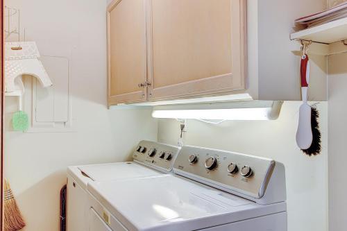 1b Seagrove Villa