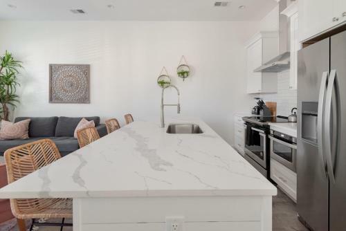 New Villa Azure - Gorgeous 3bd Home In Downtown Chs Hosted By Cvp