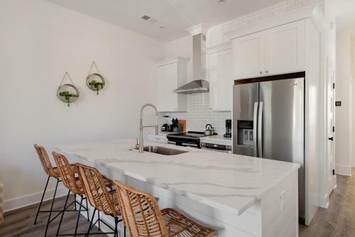 New Villa Azure - Gorgeous 3bd Home In Downtown Chs Hosted By Cvp