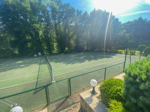 Villa Exceptionnelle Avec Piscine Et Tennis