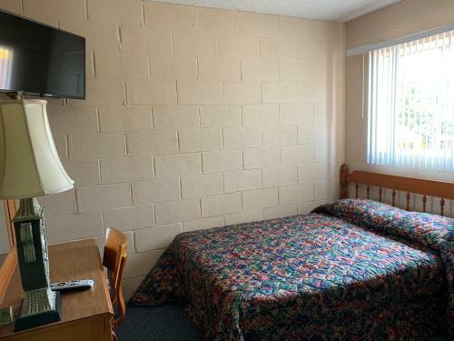 Motel Dewitt Rooms & Cottages
