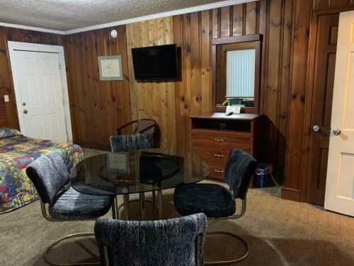 Motel Dewitt Rooms & Cottages