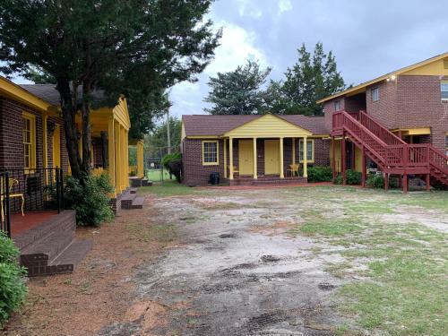 Motel Dewitt Rooms & Cottages