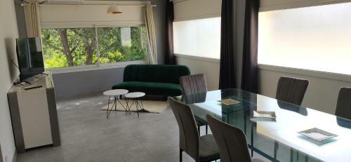 Maison Pr� Long Et Pr� Long House