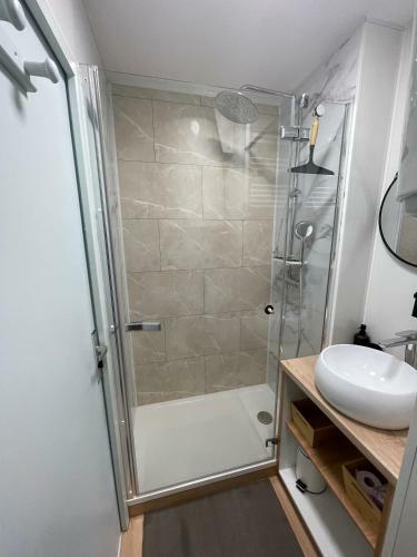 Apartamento Appart En R�sidence Calme Avec Parking Priv�