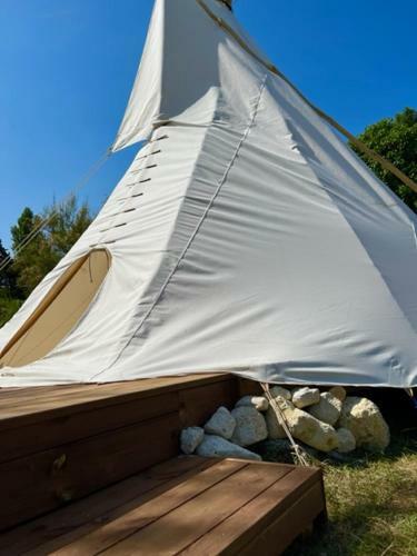 Tipi Village Navajos