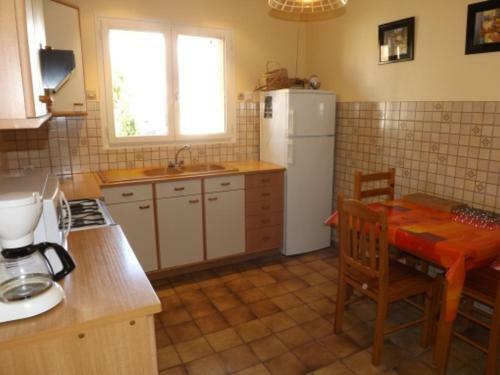 Villa Les Sables-d'olonne, 2 Bedrooms, 6 Persons - Fr-1-427-107