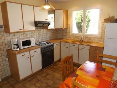 Villa Les Sables-d'olonne, 2 Bedrooms, 6 Persons - Fr-1-427-107