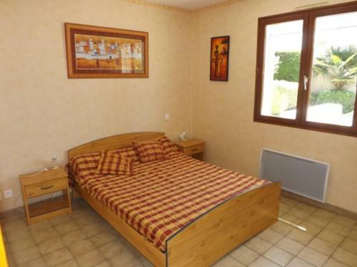 Villa Les Sables-d'olonne, 2 Bedrooms, 6 Persons - Fr-1-427-107