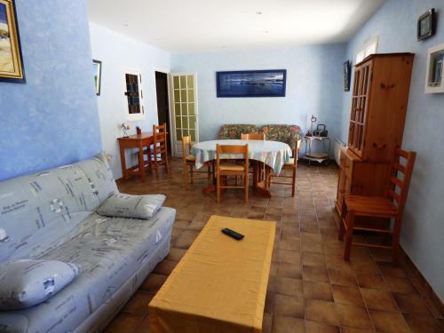 Villa Les Sables-d'olonne, 2 Bedrooms, 6 Persons - Fr-1-427-107