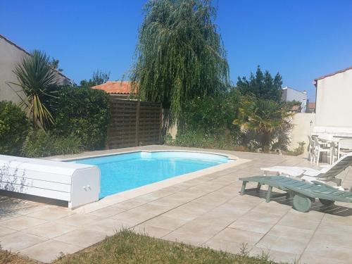 Villa Les Sables-d'olonne, 2 Bedrooms, 6 Persons - Fr-1-427-107