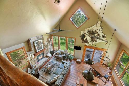 Iron Horse Cabin In Gilded Mountain