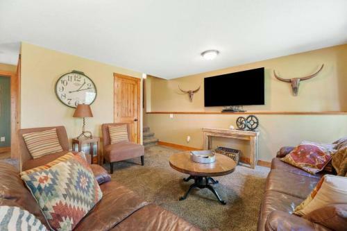 Iron Horse Cabin In Gilded Mountain