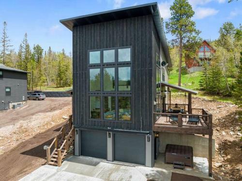 The Paramount-luxurious 3 Bed 3 Bath, Amenity Filled Custom Home