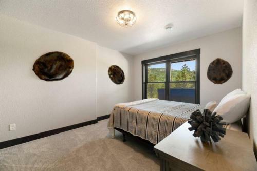 24 Karat Loge At Terry Peak