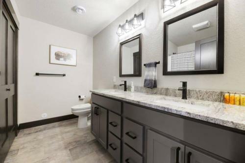 24 Karat Loge At Terry Peak