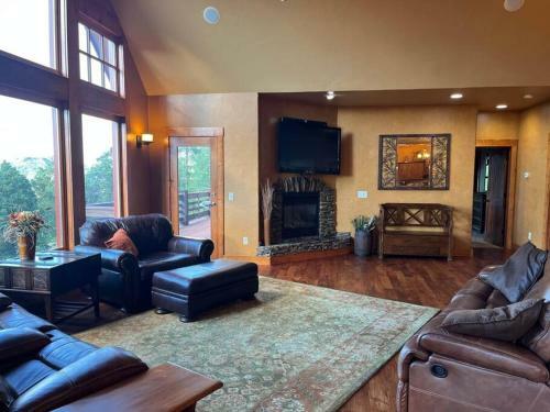 Paradise Pines Getaway