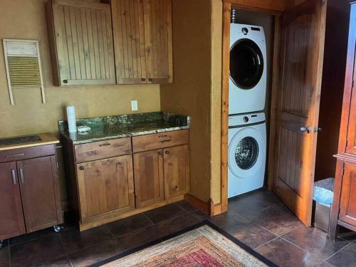 Paradise Pines Getaway