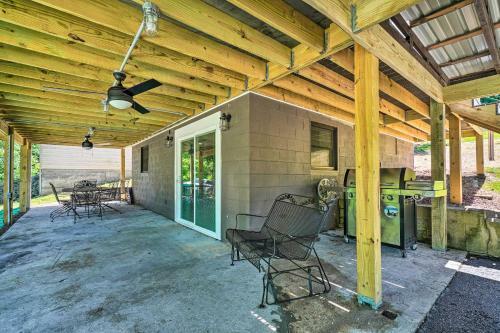 Waterfront Lake Cottage With Dock, Gentle Slope