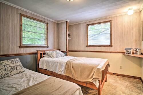 Lakefront Cabin In Inspiration Cove With Dock!