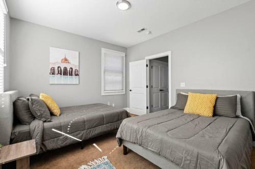 Magnolia Downtown Home - 3 Bedroom 3 Bath