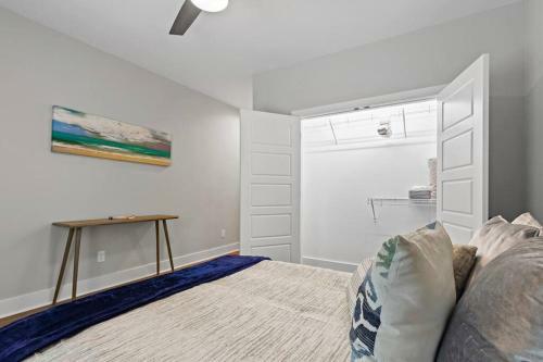 Delightful Cottage - 6 Miles From Downtown