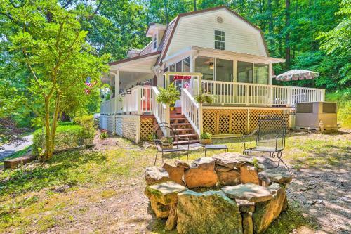 Secluded Chattanooga Getaway With Deck And Yard!