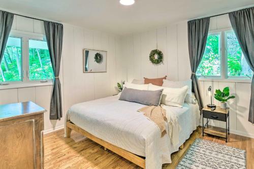 Stylish Cabin With Hot Tub On 6 Private Acres!