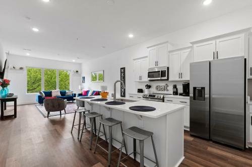 New Elegant Modern Condo Chattanooga 9