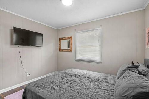 Astonishing 4 Bedroom Home With Greenery Wall