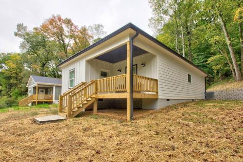 Beautiful Cottage - 2 Miles From I-75
