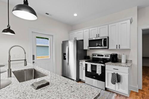 Beautiful Cottage - 2 Miles From I-75