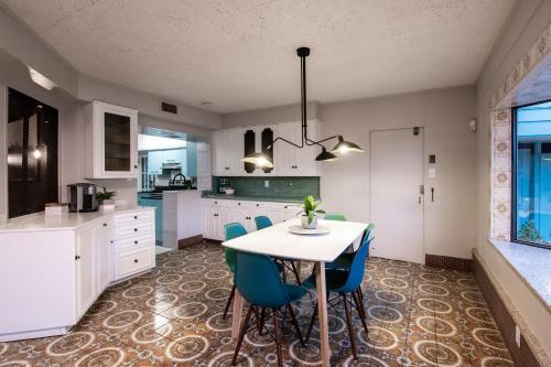 Apartamento Knoxville's Historic Tile House, Private Pool!