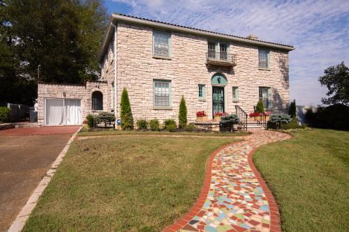 Apartamento Knoxville's Historic Tile House, Private Pool!