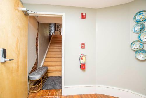 Apartamento Largest Rooftop W Firepit - Vaulted Luxe Penthouse