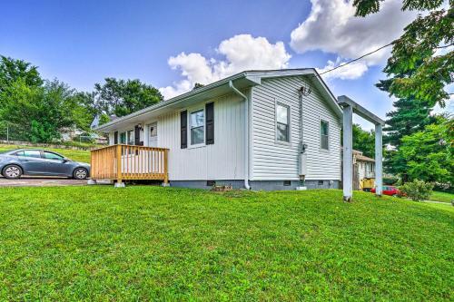 Pet-friendly Pad About 3 Mi To Dtwn Knoxville!