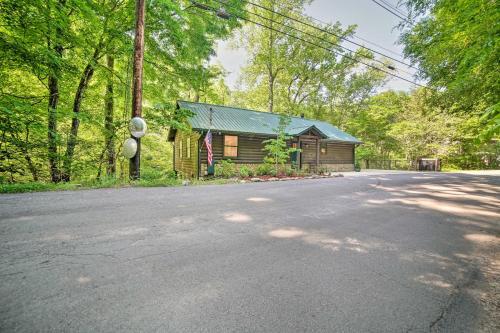 Crystal River Cabin With Scenic View And Fire Pit