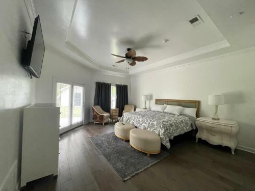 Huge 7 Bedrooms Contemporary Southern Elegance