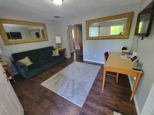 Cabin Like Home On 1.5 Acres , Sleeps Up To 14