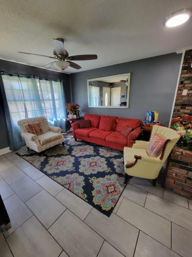 Lake Front, Remodeled, 8 Large Bed, 5br 3 Bath