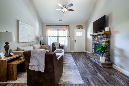 Charming Cades Cove Condo - Community Amenities