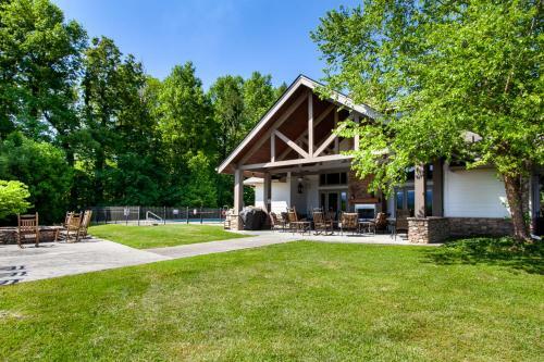 Charming Cades Cove Condo - Community Amenities