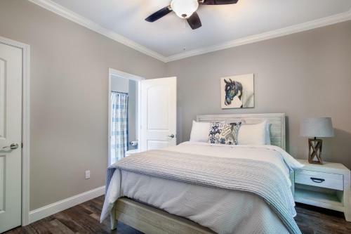 Charming Cades Cove Condo - Community Amenities
