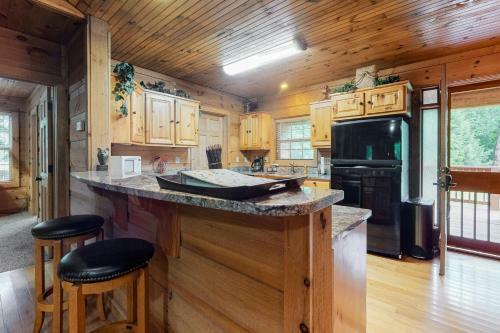 Waters Edge Cabin