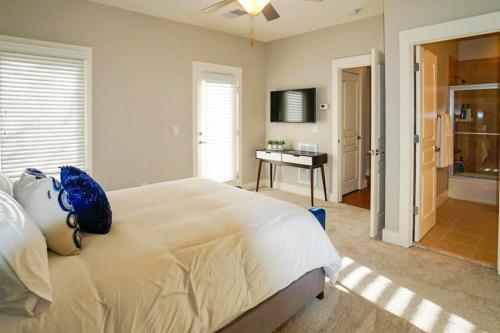 Phillips Place Condos II