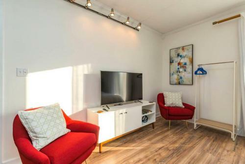 Music Row Retreat - 3 Beds, 1 Bedroom, Pool, Parking