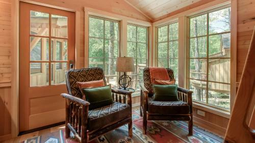 The Elm In Treehouse Grove At Norton Creek
