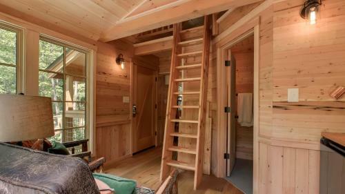 The Elm In Treehouse Grove At Norton Creek