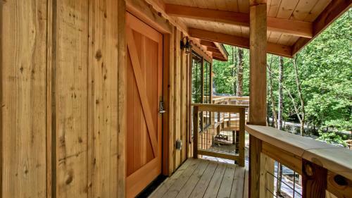 The Elm In Treehouse Grove At Norton Creek